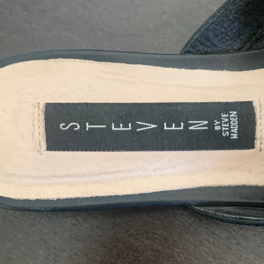 Steven by Steve Madden Black Leather Horse bit Mules. - Picture 3 of 7